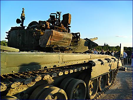 Potvrzené ztráty ruských tanků na Ukrajině překročily počet 2 000
