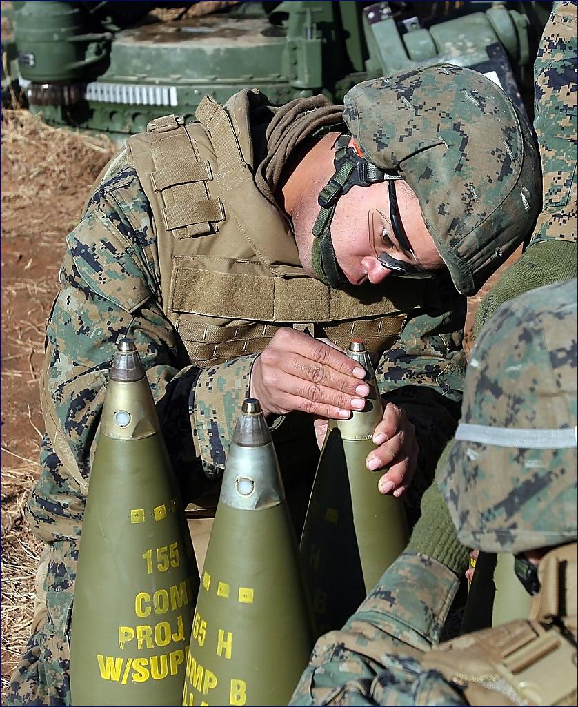 Ukrajina spotřebovává klíčové dělostřelecké granáty. Americká armáda má plán, jak každý rok vyrobit další statisíce