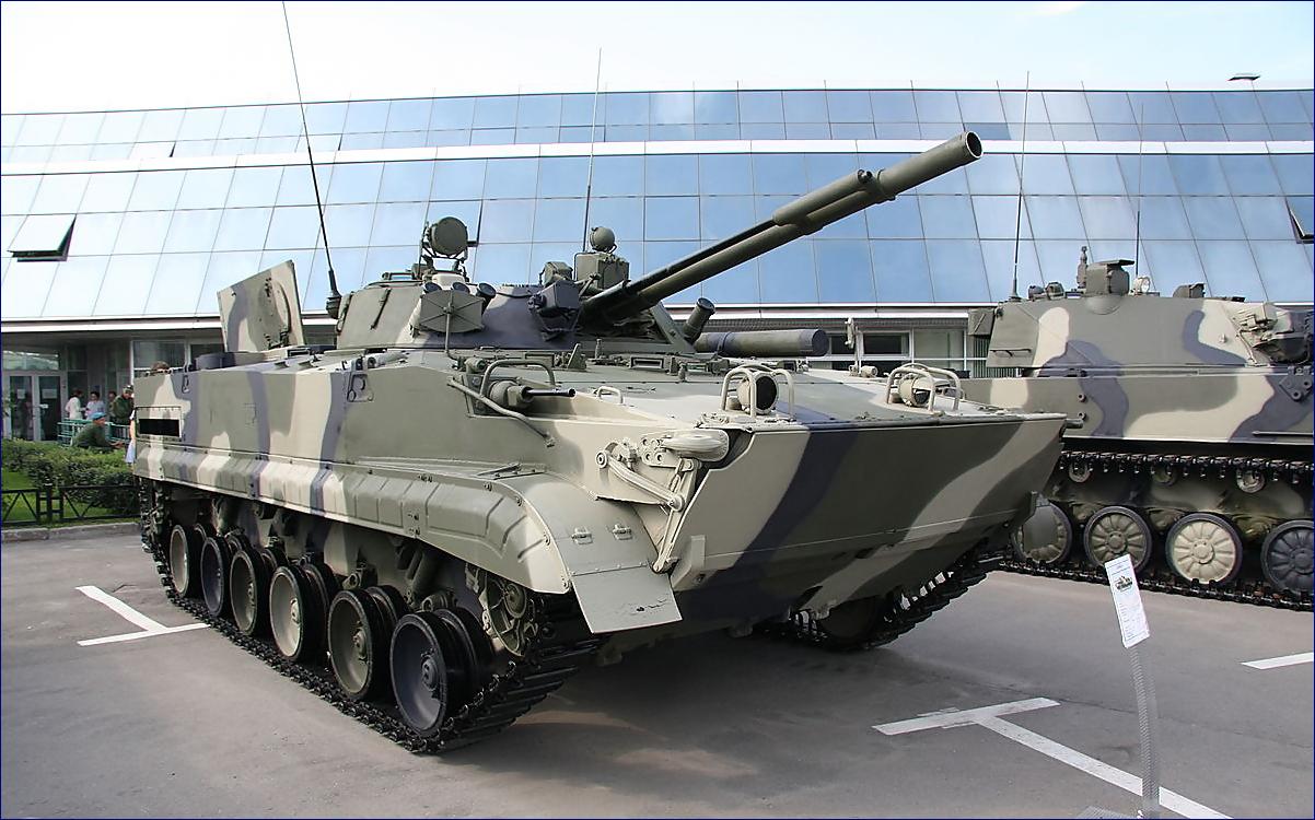 Údaje z ruské továrny Kurganmašzavod ukazují limity výroby obrněných vozidel BMP-3